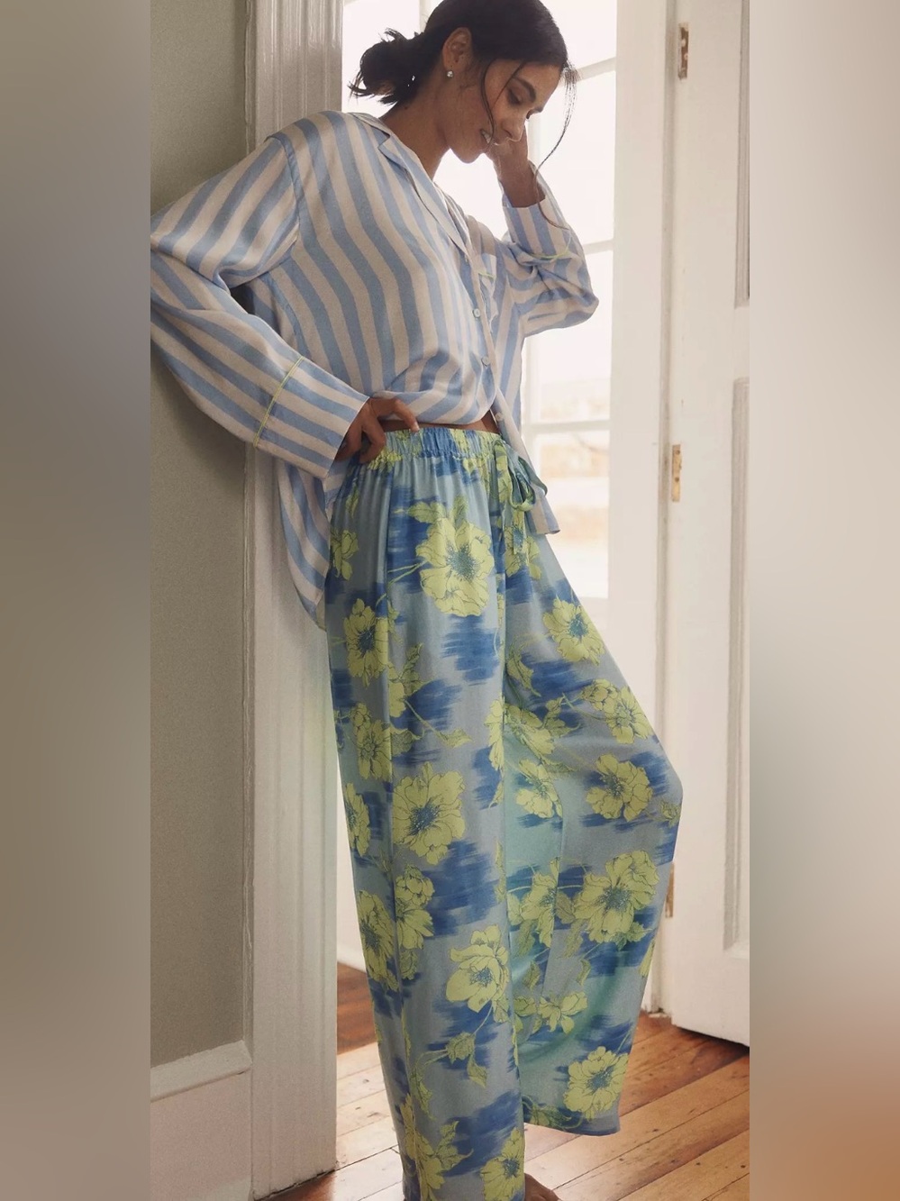 Anthropologie Pajama Set  Floral Silky size S